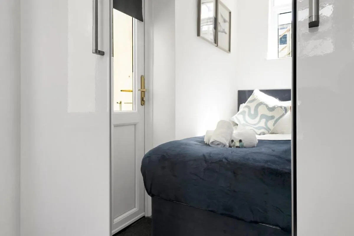 Spacious - Cardiff Central - Fast Wifi - Netflix בריטניה