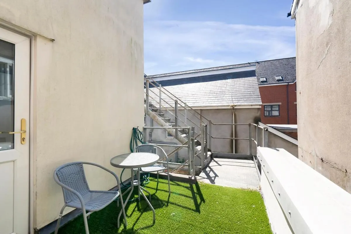 Spacious - Cardiff Central - Fast Wifi - Netflix 0*,