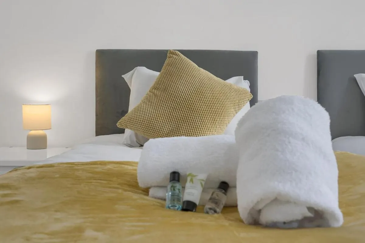 Spacious - Cardiff Central - Fast Wifi - Netflix בריטניה