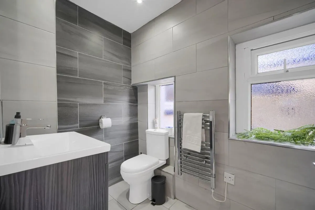 Spacious - Cardiff Central - Fast Wifi - Netflix